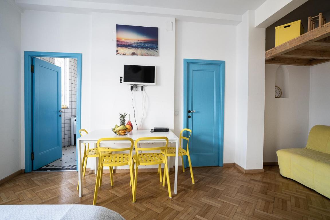 Appartamento Central Studio at Cismigiu Park Bucarest Esterno foto
